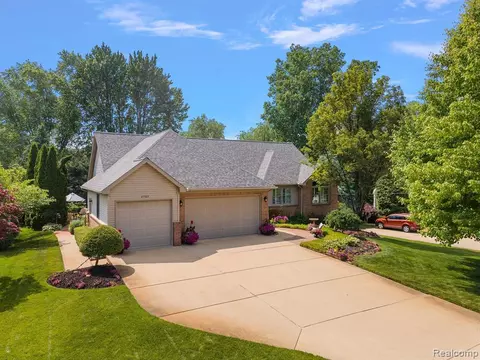 67525 Sisson St, Washington, MI 48095