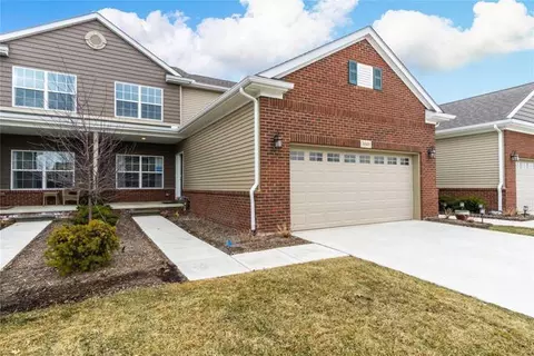 3093 Bridgewater Rd, Auburn Hills, MI 48326