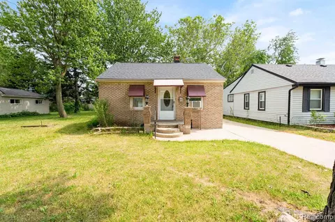 8436 Stout Ave, Warren, MI 48093