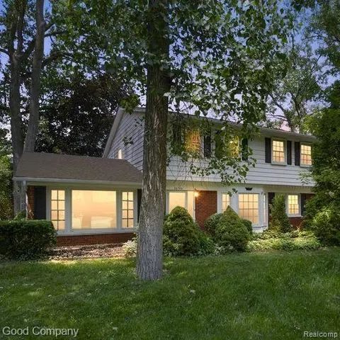 36793 Bridgewater, Clinton Township, MI 48035