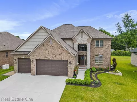 53102 Westwood Park Dr, Utica, MI 48316