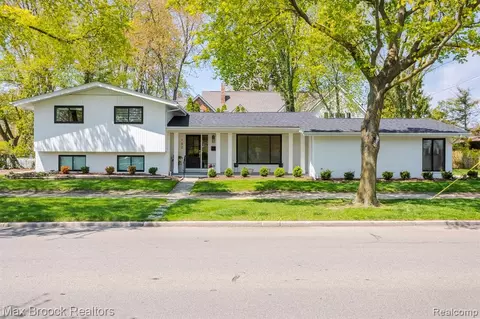152 Kerby Rd, Grosse Pointe Farms, MI 48236 photo 1