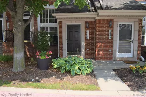 1333 S Washington Ave, Royal Oak, MI 48067
