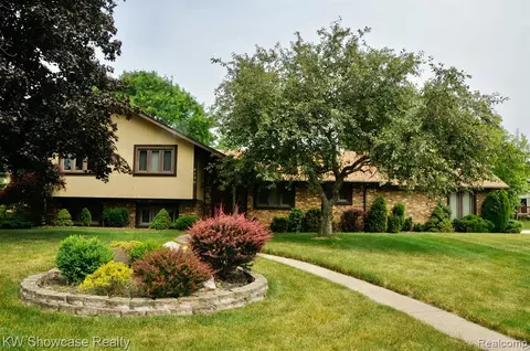6150 Laurain, West Bloomfield, MI 48322