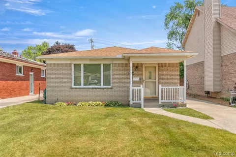 5924 N Evangeline St, Dearborn Heights, MI 48127