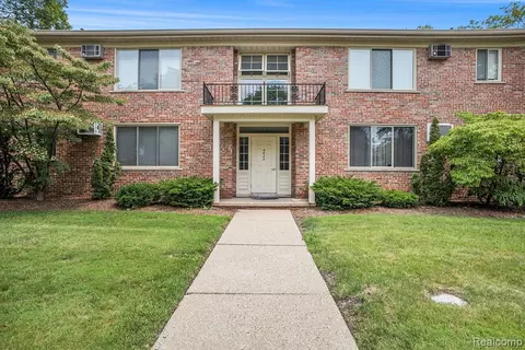 4620 Leafdale Ave #C4, Royal Oak, MI 48073