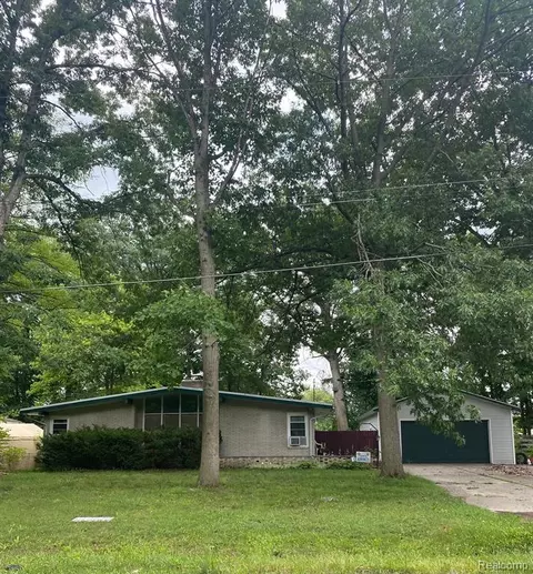 2308 Harmony Dr, Burton, MI 48509 photo 1