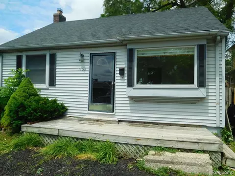 1155 E Lincoln St, Birmingham, MI 48009