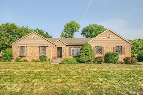 221 Beechwood, Flushing, MI 48433