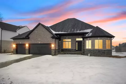 35860 Cascade Dr, New Baltimore, MI 48047