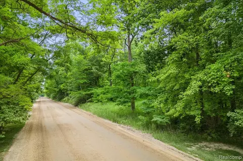 00 Hartland Road Par 4, Fenton, MI 48430