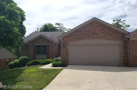 7338 Devonshire, West Bloomfield, MI 48322
