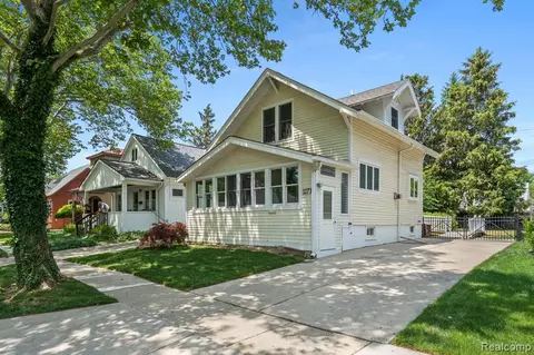 1171 Smith Ave, Birmingham, MI 48009