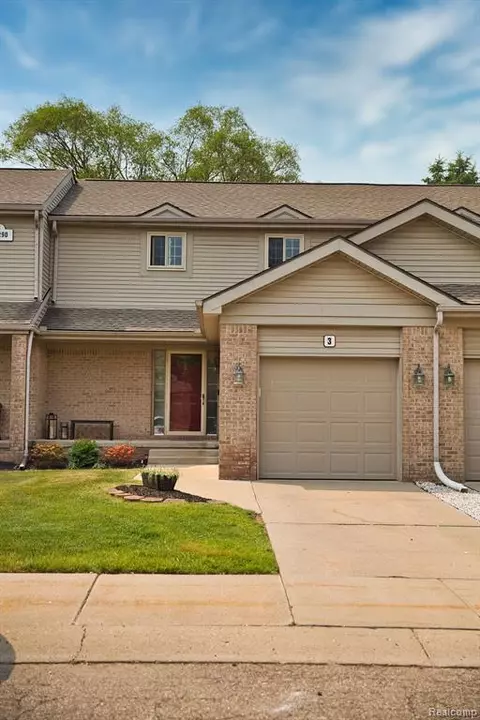 22290 Quail Run Cir #3, South Lyon, MI 48178