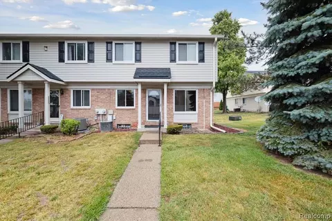 2036 Orchard Crest St, Shelby Township, MI 48317