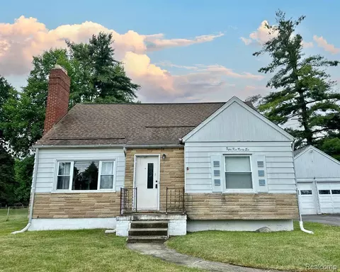 5236 Davison Rd, Burton, MI 48509