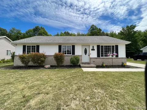 4134 Tristen Ave, Fort Gratiot, MI 48059