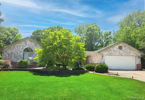 2400 Elmcrest Rd, Sterling Heights, MI 48310