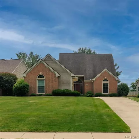 1897 Stonebridge Dr N, Ann Arbor, MI 48108