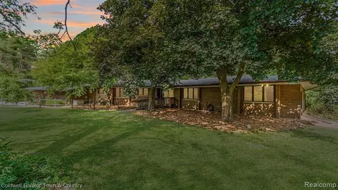 2145 Hidden Valley Rd, Howell, MI 48843