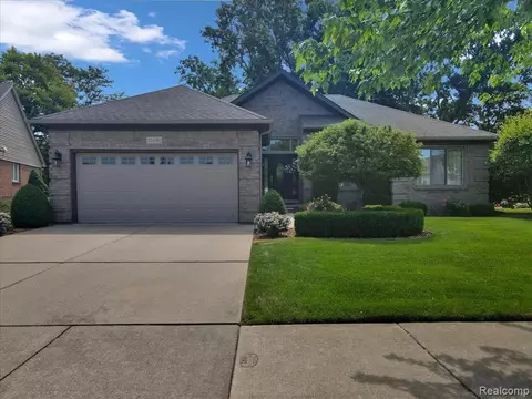 20980 Santia Ct, Clinton Township, MI 48038