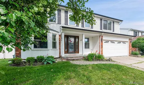 8523 Mannington Rd, Canton, MI 48187