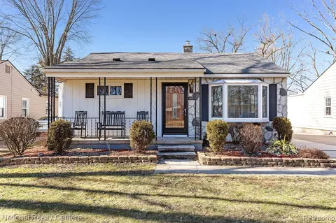 15027 Alexander St, Livonia, MI 48154