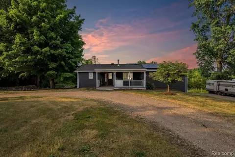 9861 Kinley Rd, Ovid, MI 48866