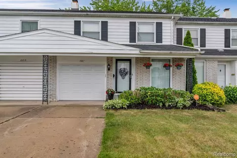1937 Laurel Oak Dr, Flint, MI 48507