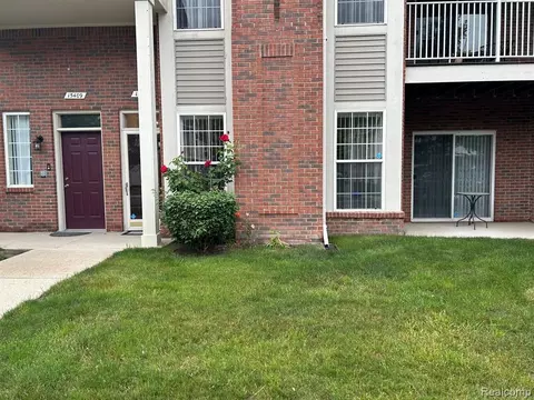15413 Yale Dr, Clinton Township, MI 48038