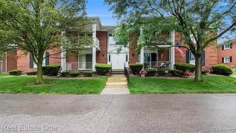 1870 Fort St #7, Trenton, MI 48183