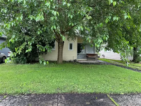 1219 E Maxlow Ave, Hazel Park, MI 48030