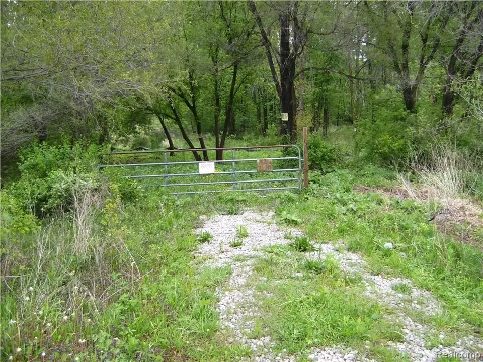 3268 Perry Ct, Grand Blanc, MI 48439 7 Photos Movoto