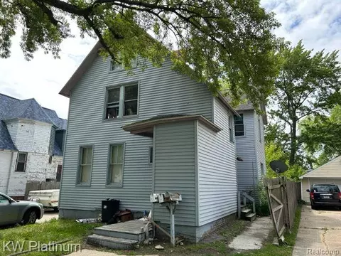 1212 Court St, Port Huron, MI 48060