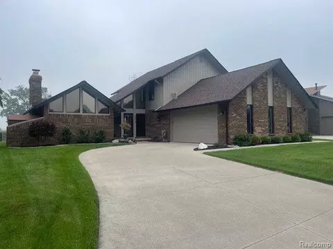 7313 Park Lane Dr, Clay, MI 48001