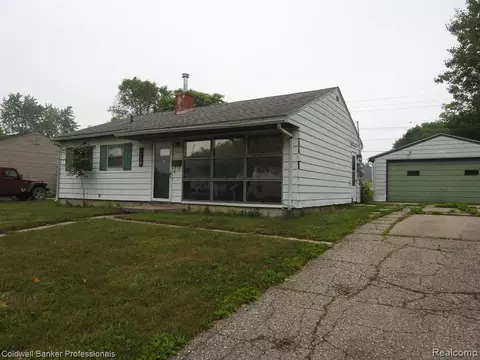 1118 N Jackson St, Lapeer, MI 48446
