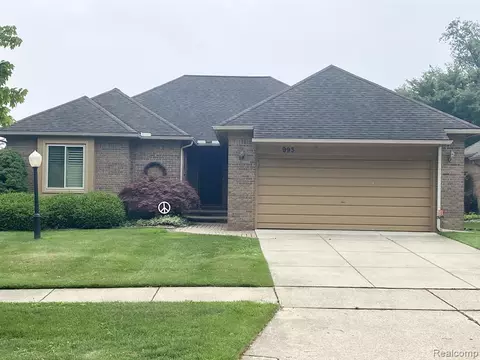 993 River Mist Dr, Rochester, MI 48307