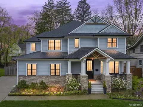 316 Oakdale St, Royal Oak, MI 48067