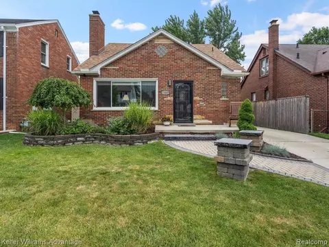 13169 Catalpa St, Southgate, MI 48195