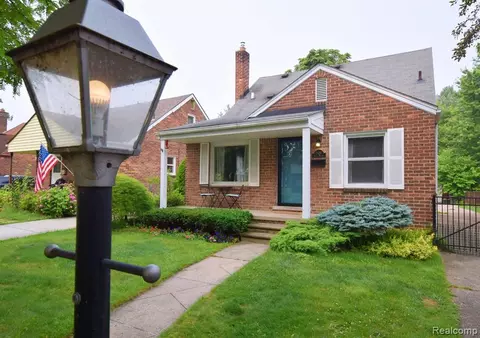 2437 N Wilson Ave, Royal Oak, MI 48073