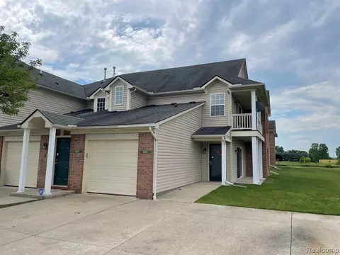 45671 Gable Dr, Macomb, MI 48044