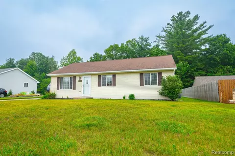 4206 Tristen Ave, Fort Gratiot, MI 48059