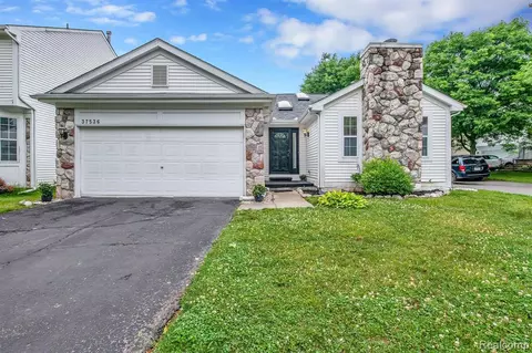 37536 Lang Ct, Westland, MI 48186