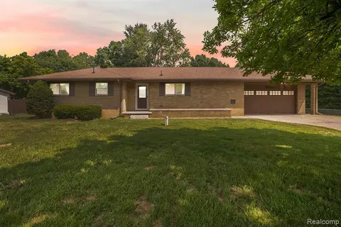 4233 Gregor St, Mount Morris, MI 48458