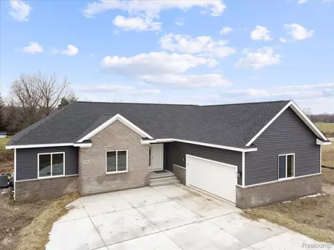 10014 Santa Lucia, Grand Blanc, MI 48439