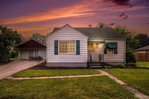 6234 S Case Ave, Grand Blanc, MI 48439