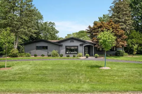 5791 Burnham Rd, Bloomfield Hills, MI 48302
