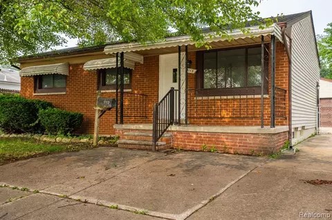 5113 Glenis St, Dearborn Heights, MI 48125