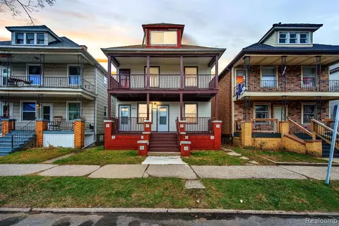 9506 Charest St, Hamtramck, MI 48212 photo 1
