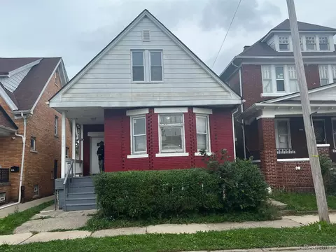 2436 Hewitt St, Hamtramck, MI 48212
